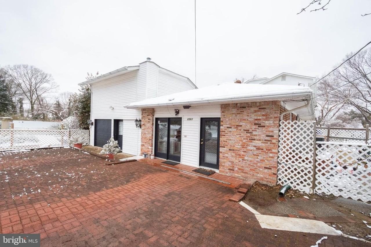 6561 Shady Side Rd - Photo 2 of 26