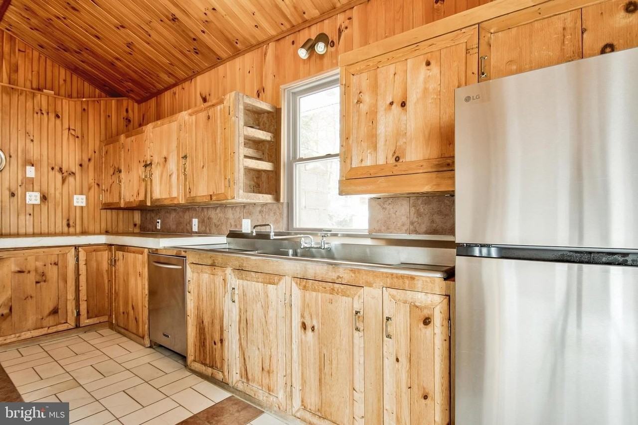 6561 Shady Side Rd - Photo 5 of 26