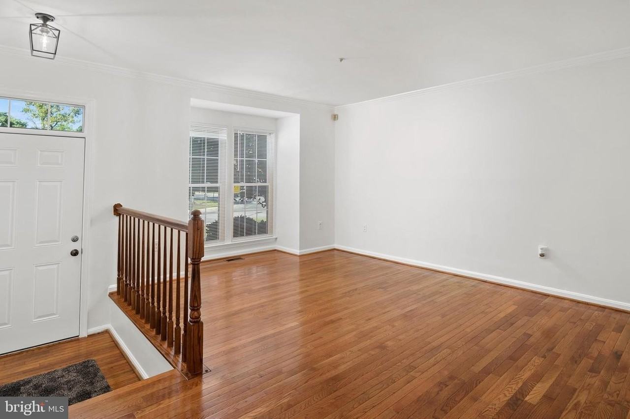 1259 Stockport Ct - Photo 3 of 39