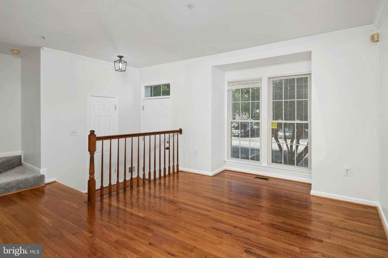 1259 Stockport Ct - Photo 4 of 39