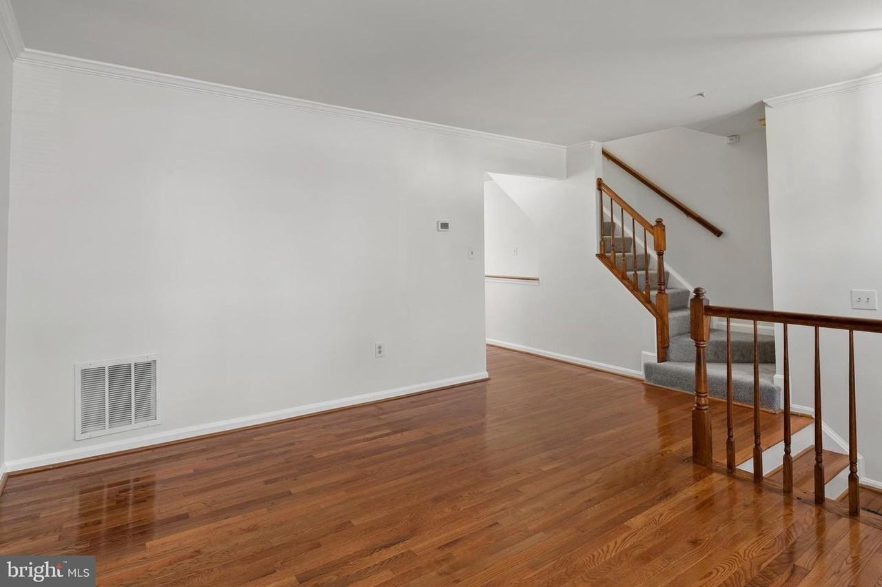 1259 Stockport Ct - Photo 5 of 39