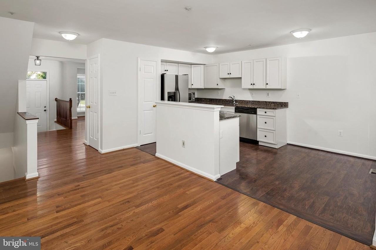 1259 Stockport Ct - Photo 6 of 39