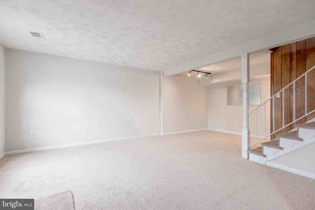 1875 Iverson St - Photo 5 of 22