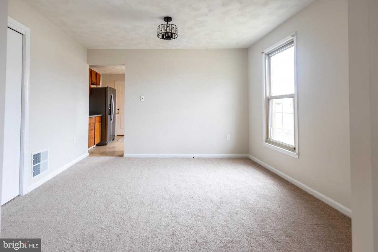 1875 Iverson St - Photo 6 of 22