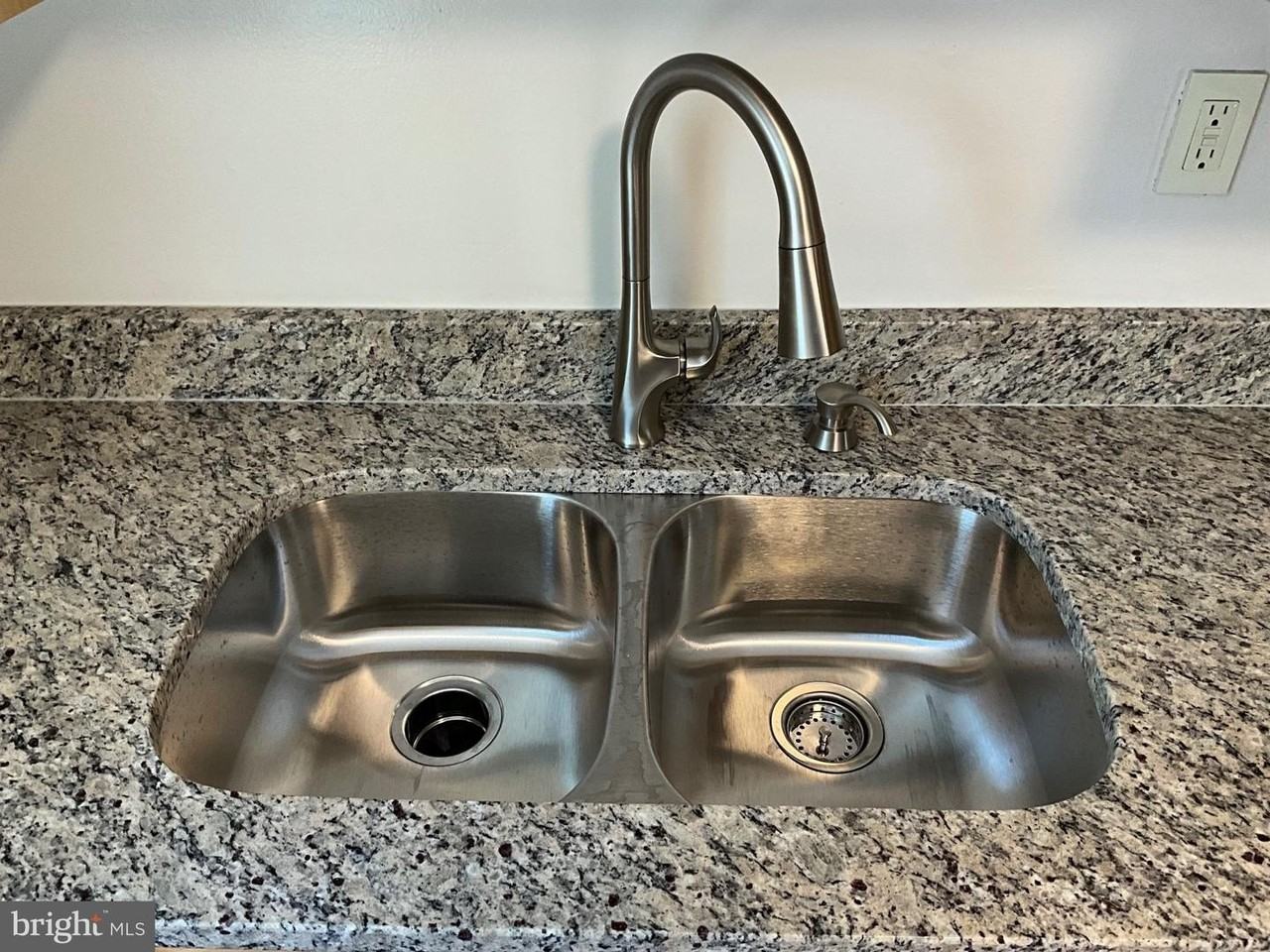 6327 Joslyn Place - Photo 6 of 44