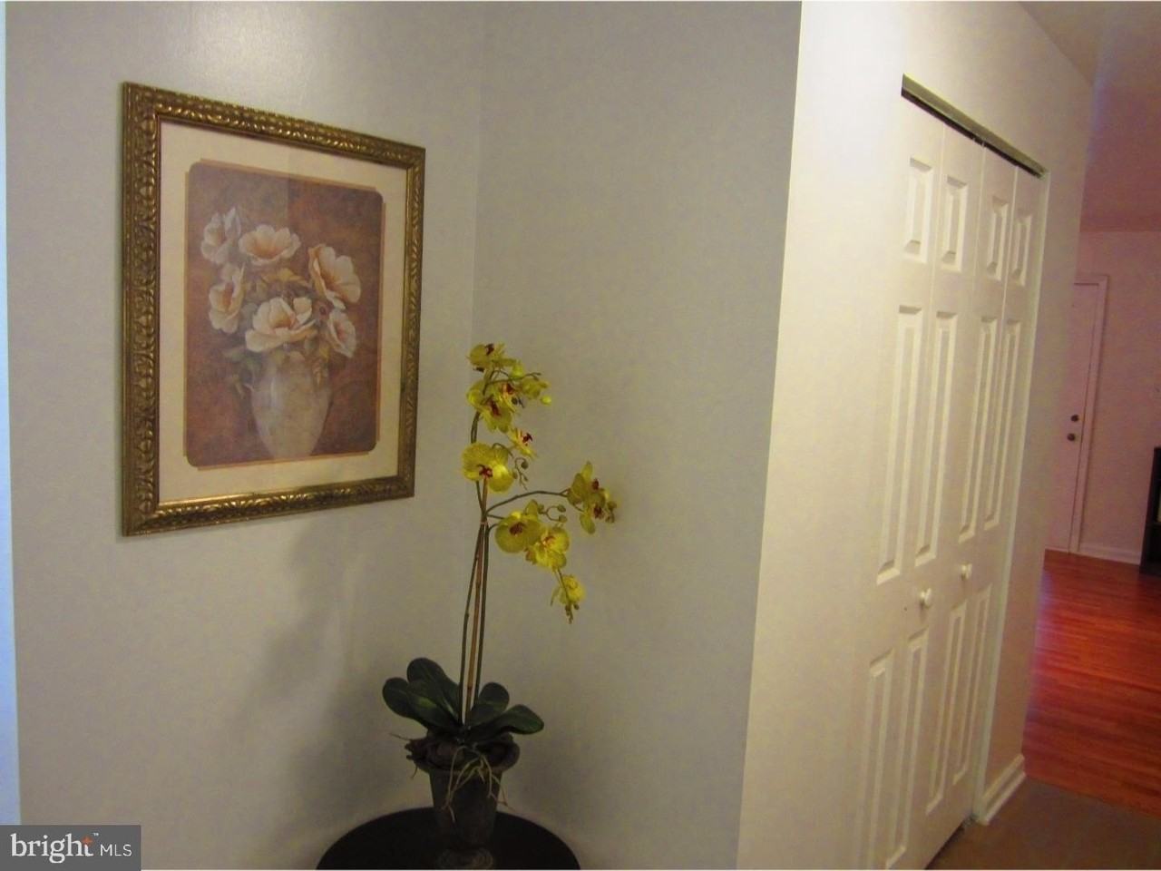 296 Tavistock - Photo 6 of 21