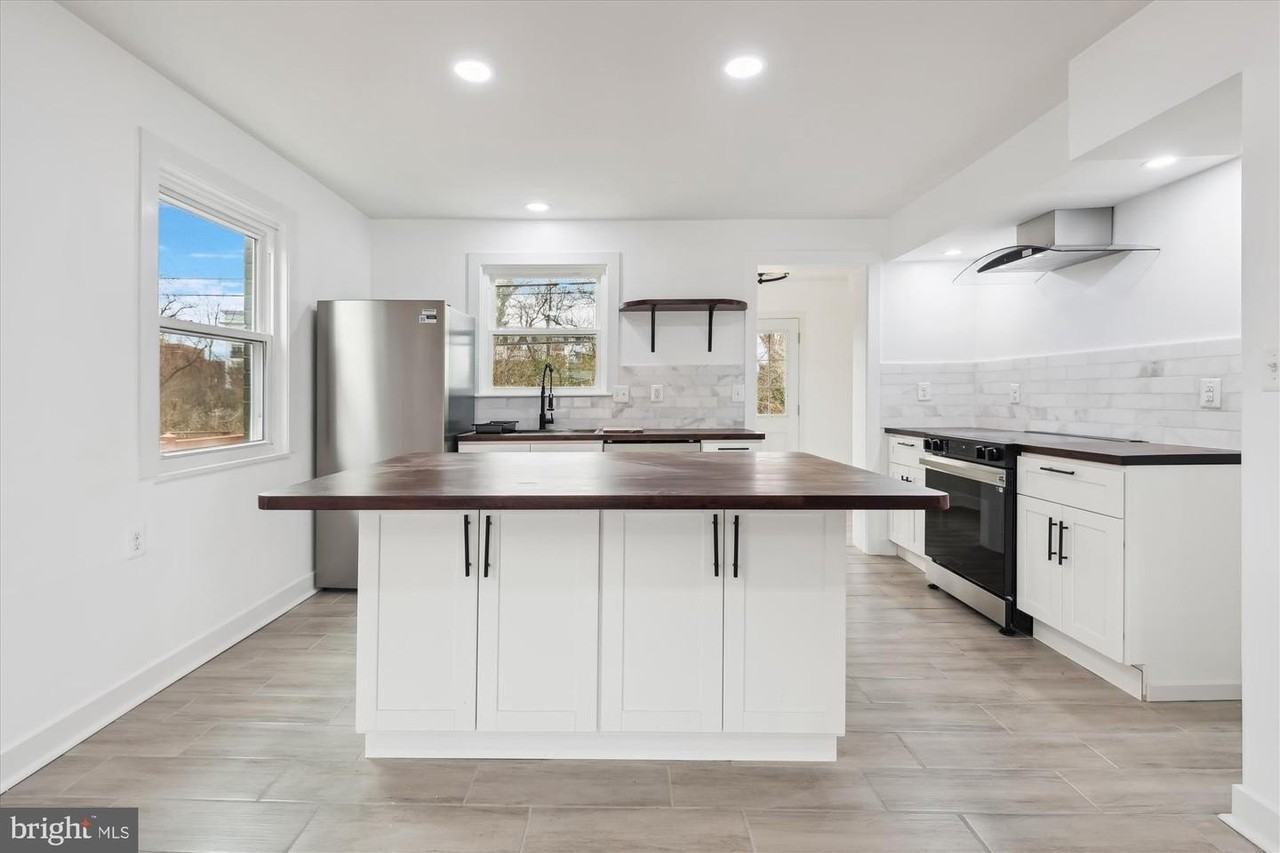 537 Duncan Ave - Photo 4 of 50