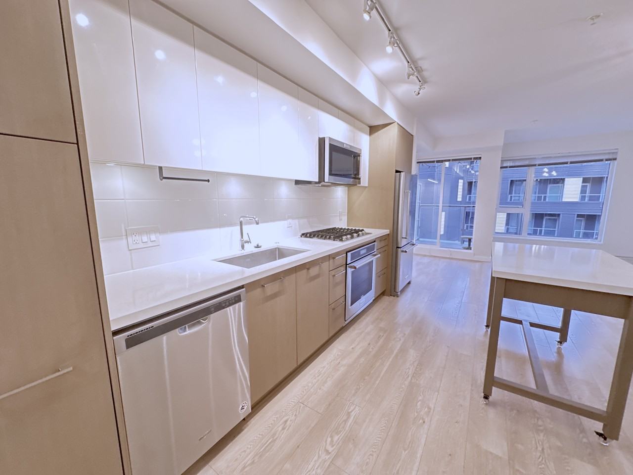 384 East 1st Avenue #602 - Photo 7 of 24