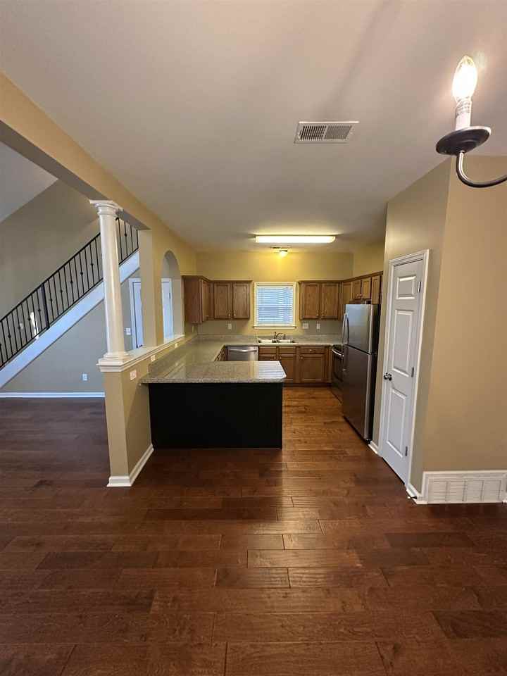 1354 Island Pl E - Photo 4 of 21