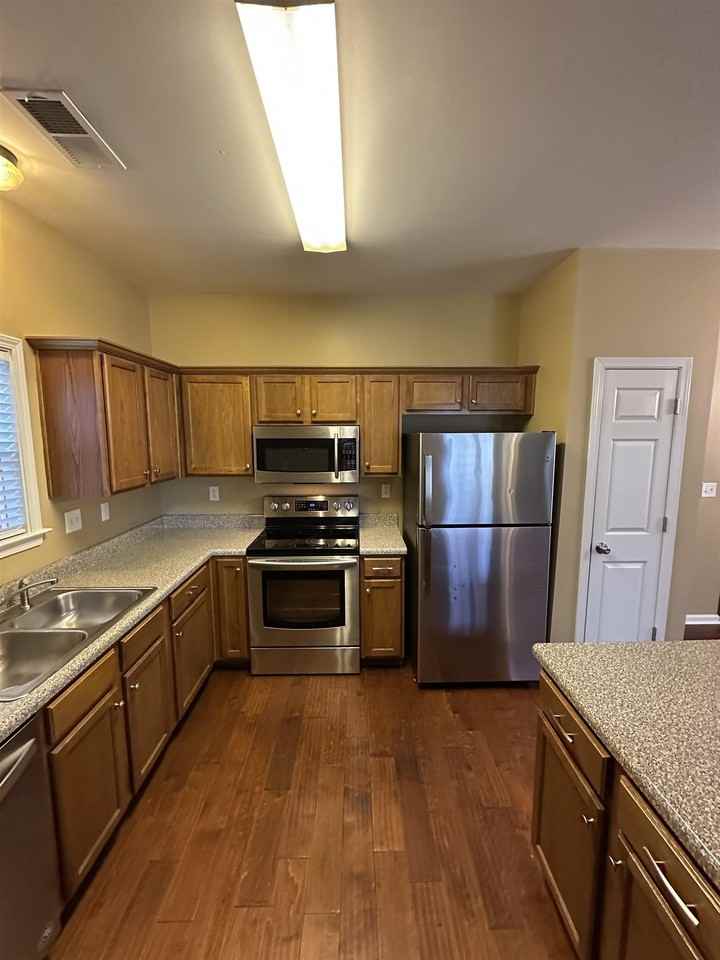 1354 Island Pl E - Photo 6 of 21