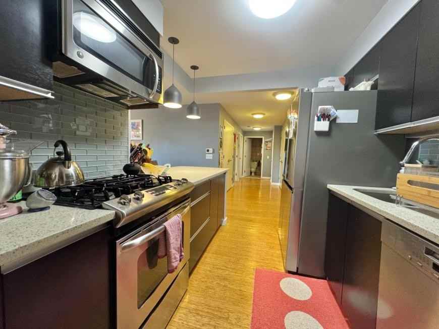 212 212 South Oxford Street - Photo 6 of 10