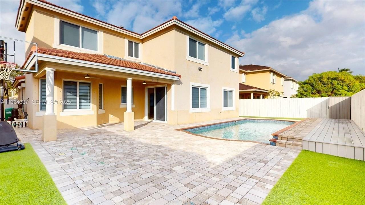 12358 Sw 125th Ter - Photo 4 of 45