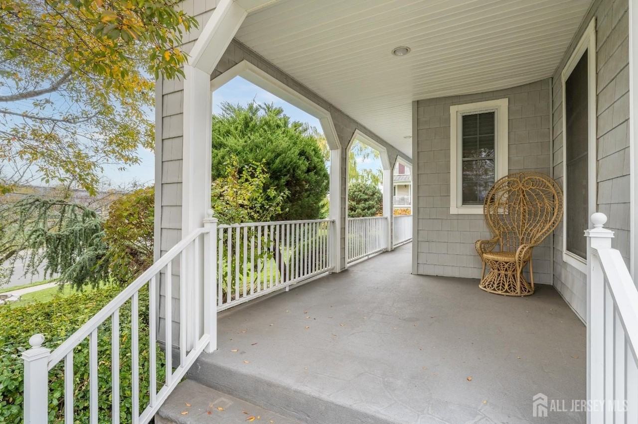 2 Spinnaker Dr - Photo 2 of 25