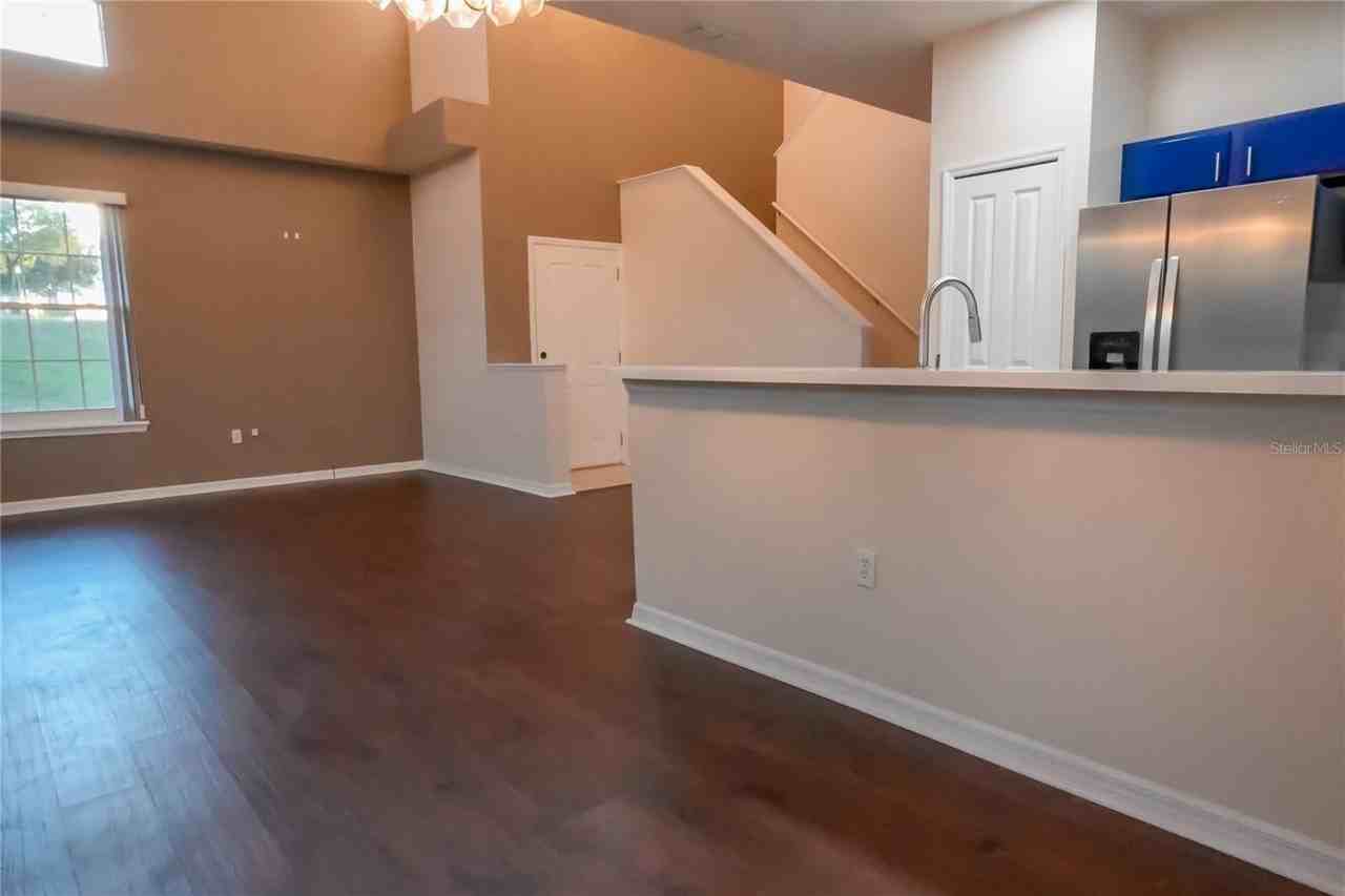 704 Monroe Circle - Photo 7 of 42