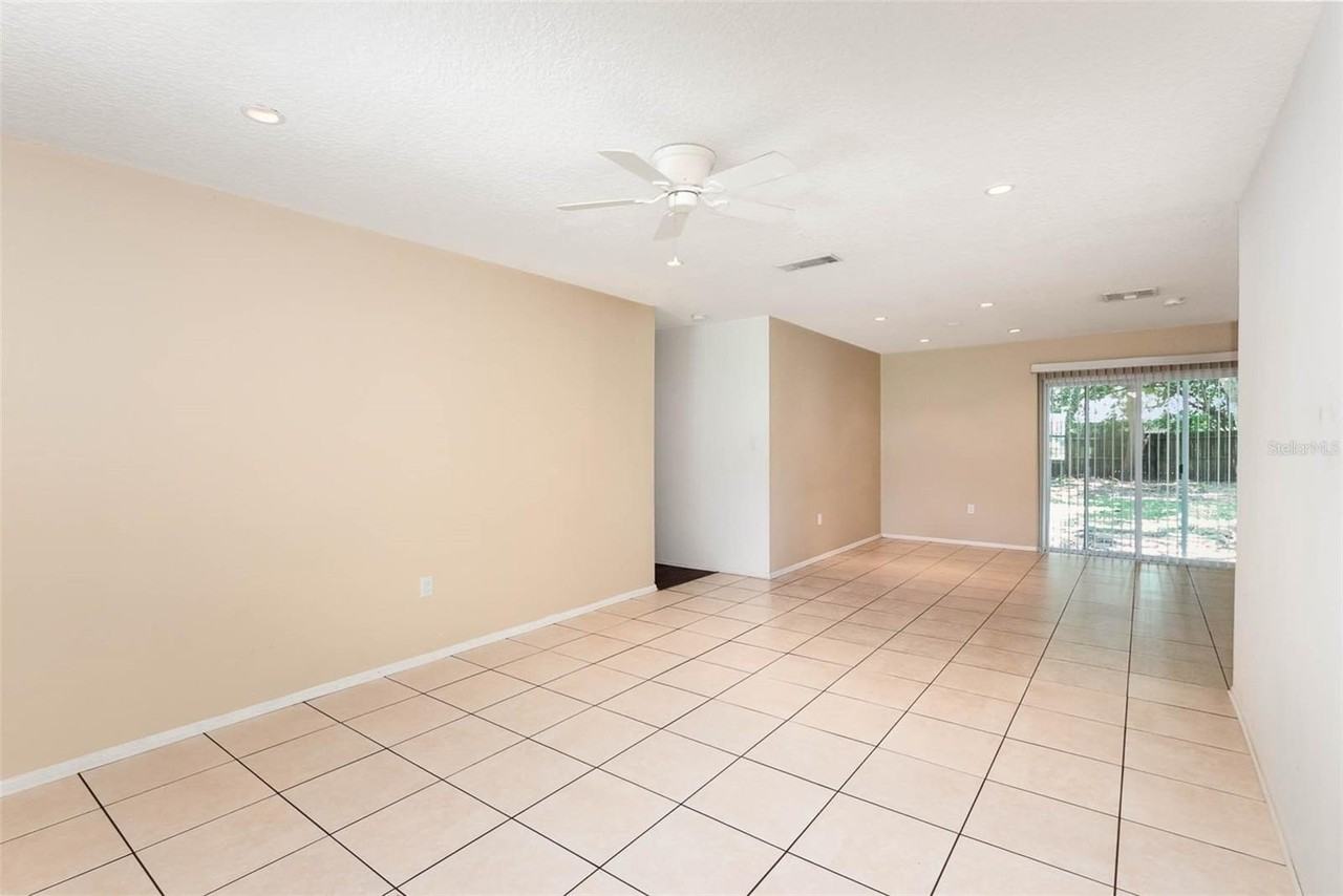 823 Field St - Photo 2 of 15