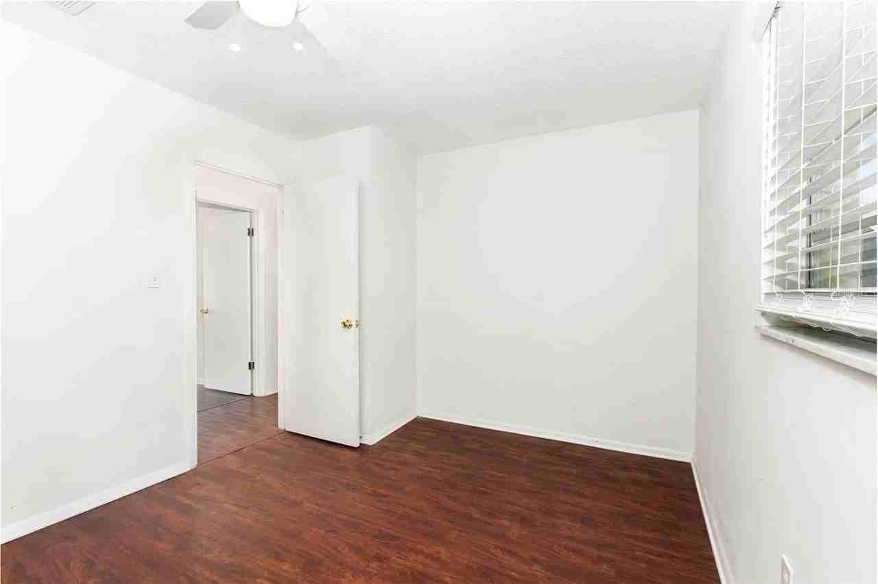 823 Field St - Photo 7 of 15