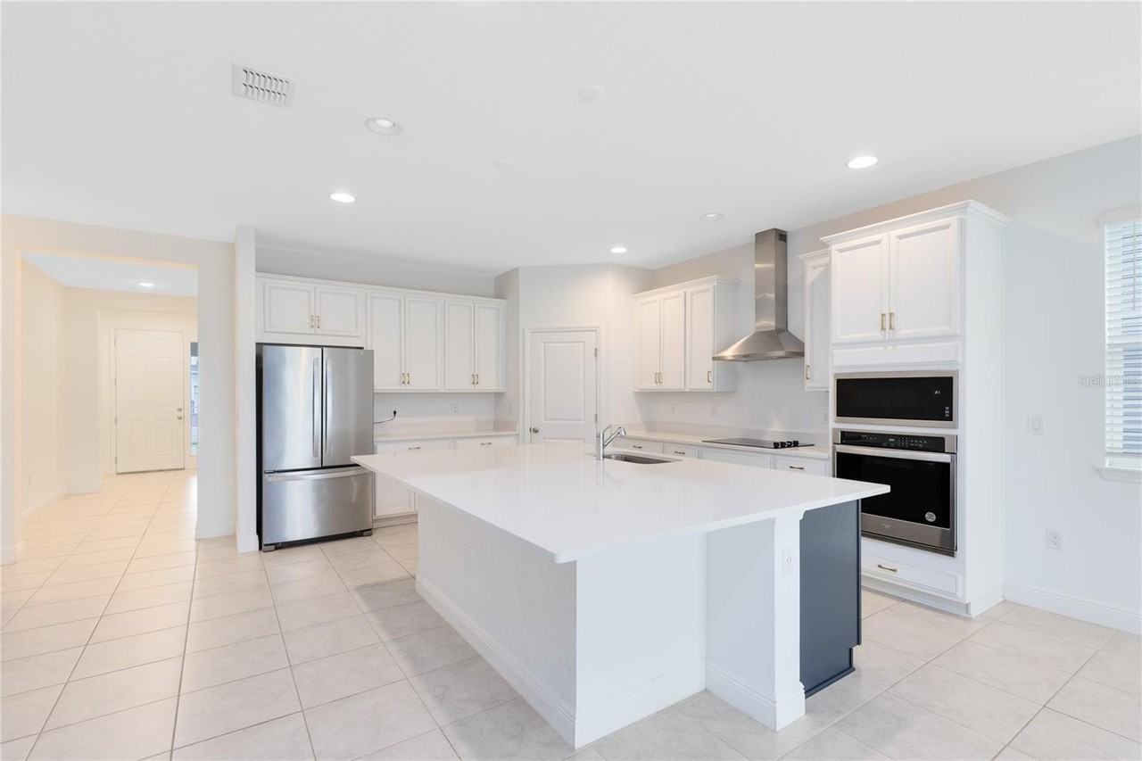 19331 Banfield Pl - Photo 3 of 29