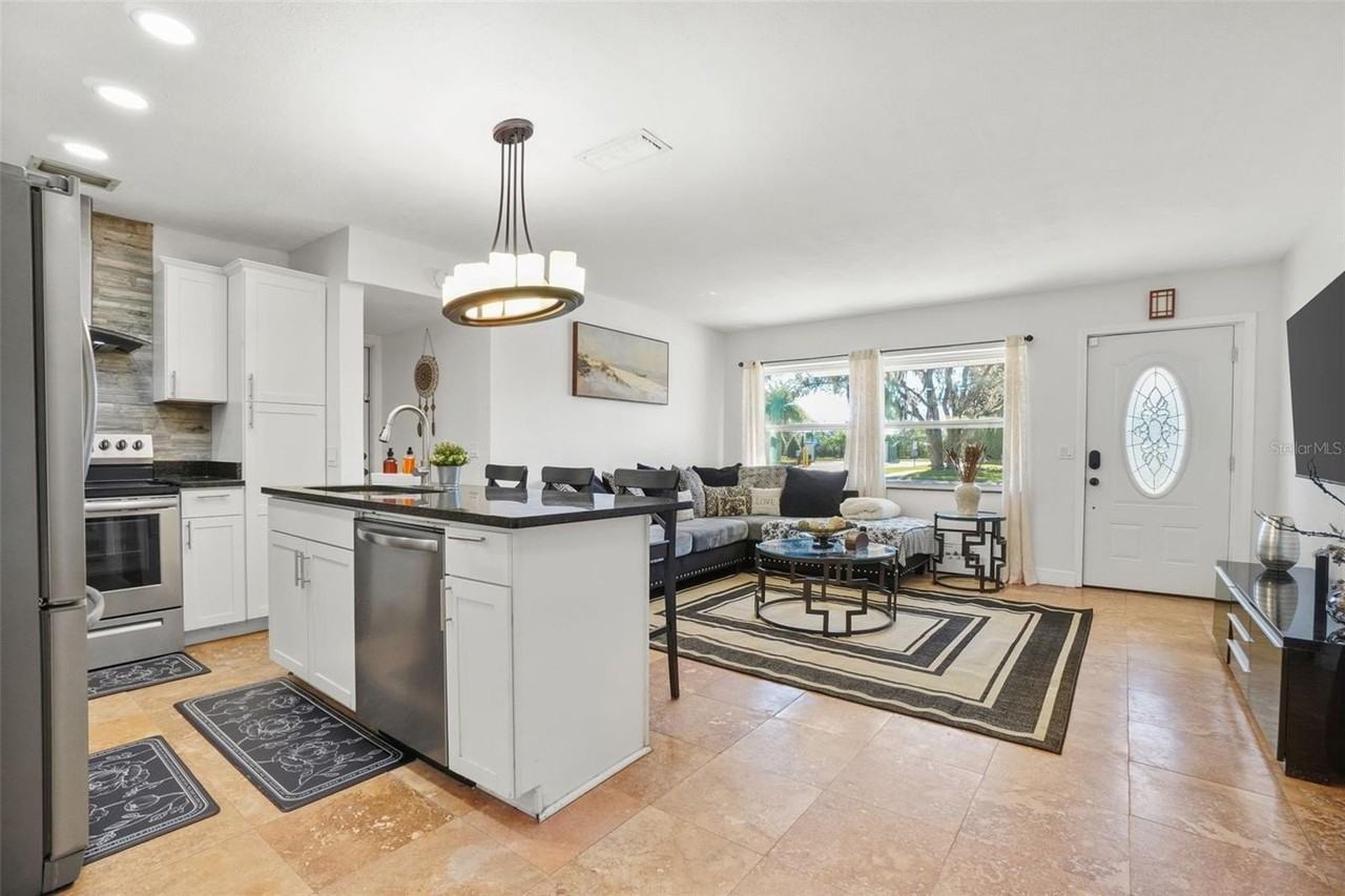 1850 W Lake Brantley Rd - Photo 4 of 29