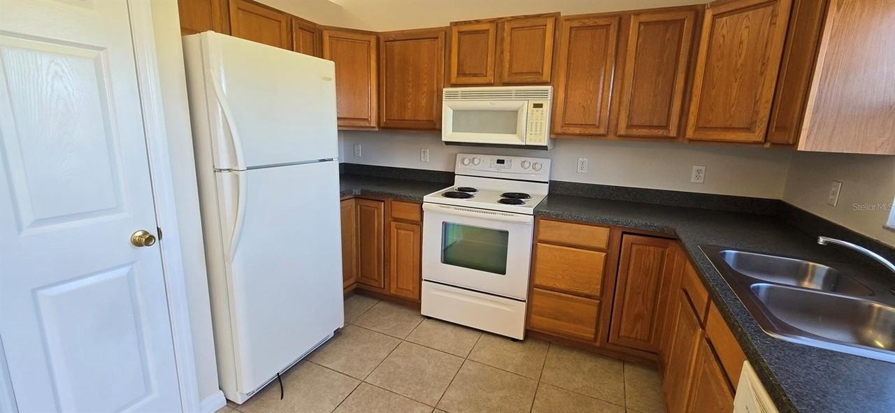 139 Juniper Loop - Photo 2 of 13