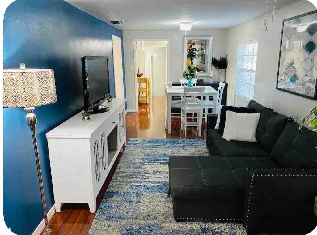 2521 Lorraine St - Photo 5 of 28