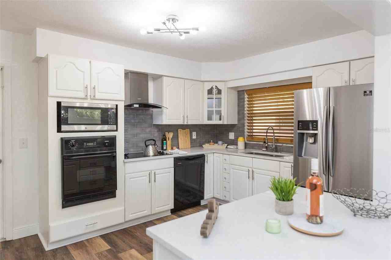 2121 Greenbriar Blvd - Photo 7 of 44