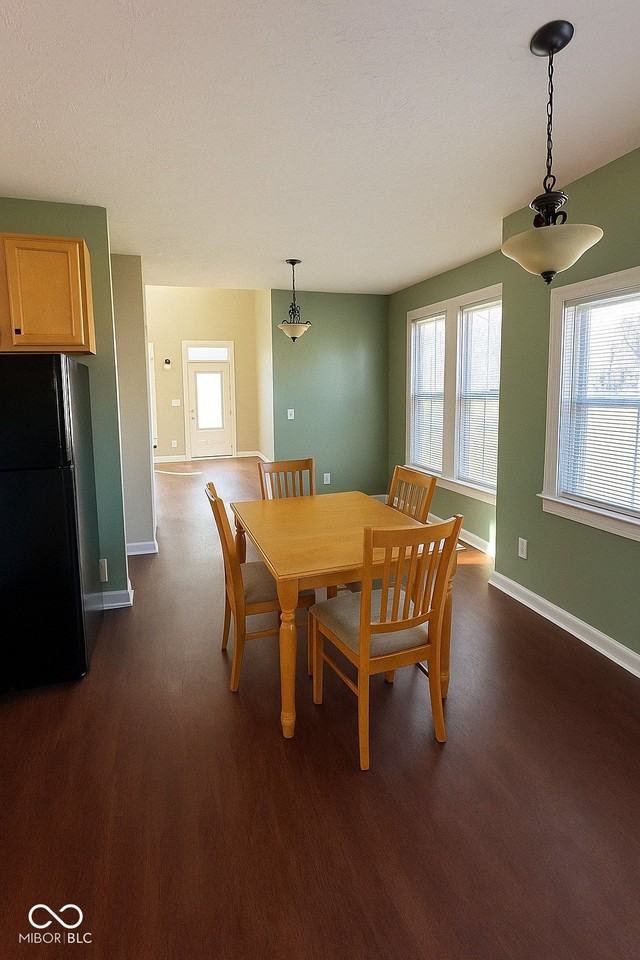 549 N Belmont Ave - Photo 3 of 20