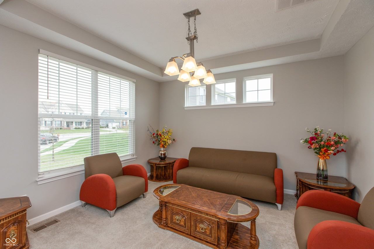 2473 Commons Ct - Photo 2 of 31