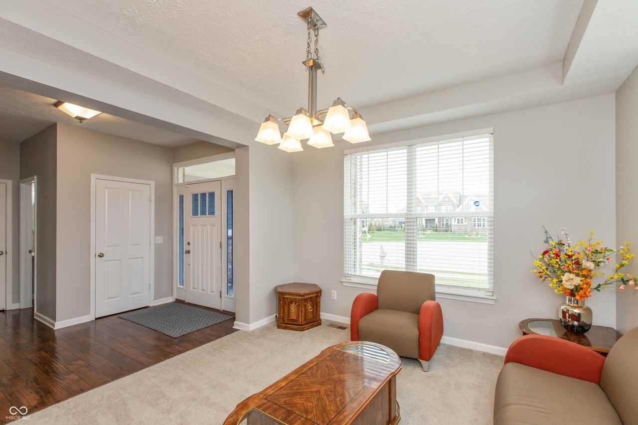 2473 Commons Ct - Photo 3 of 31