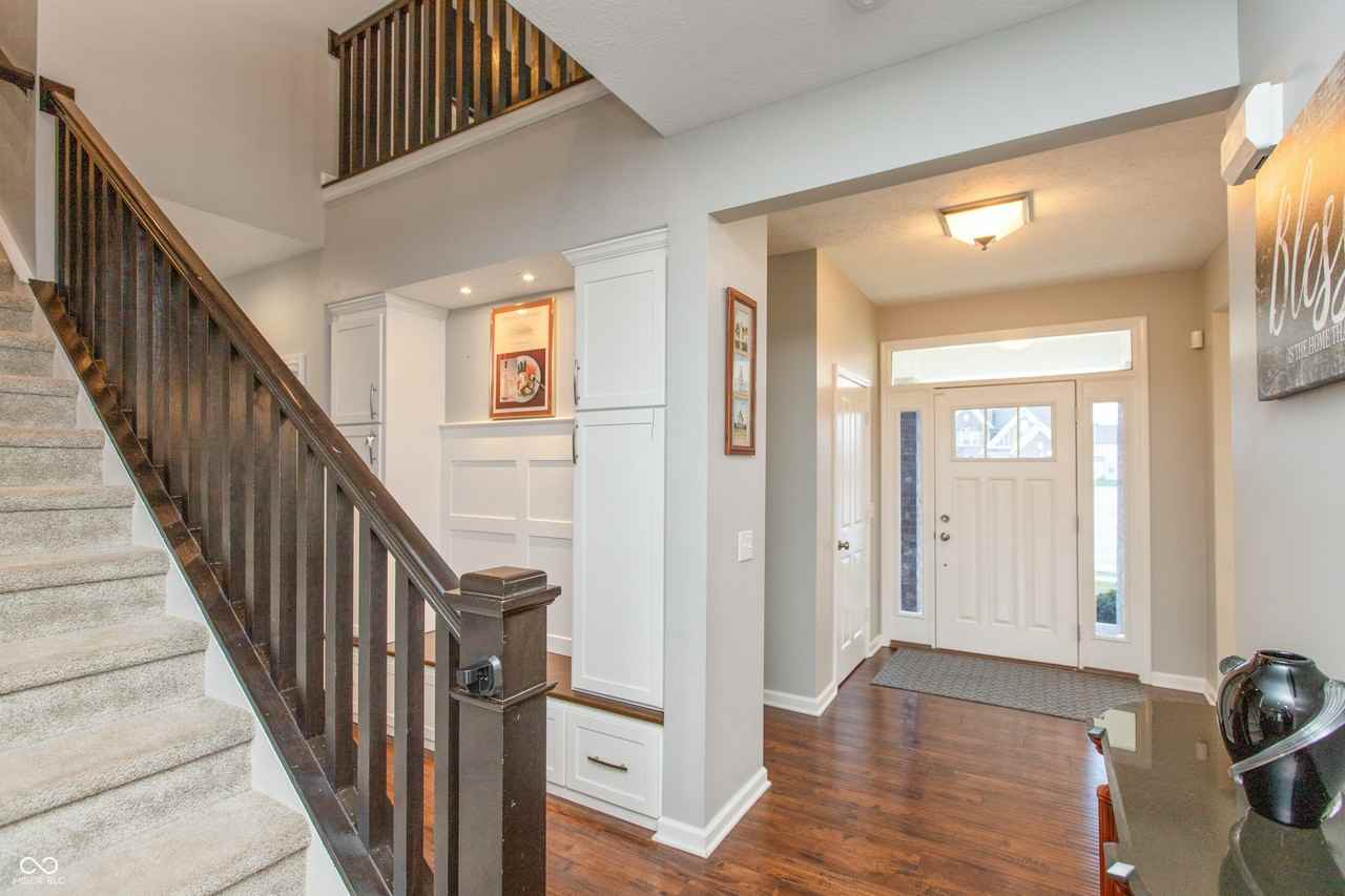 2473 Commons Ct - Photo 5 of 31