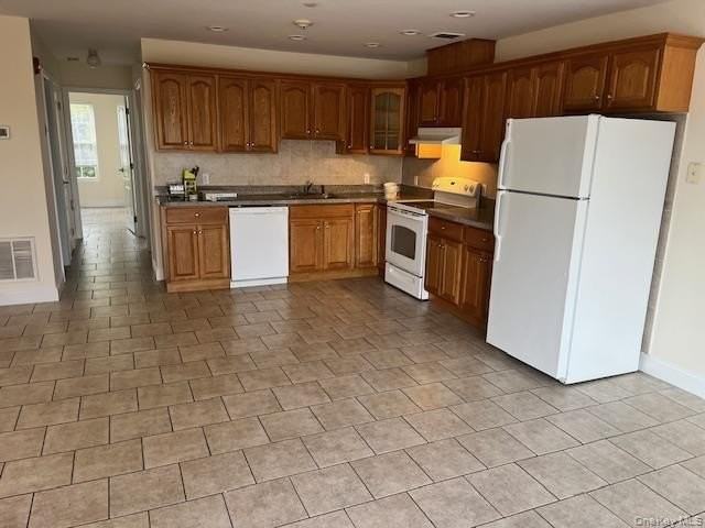 392 Montauk Hwy - Photo 3 of 7