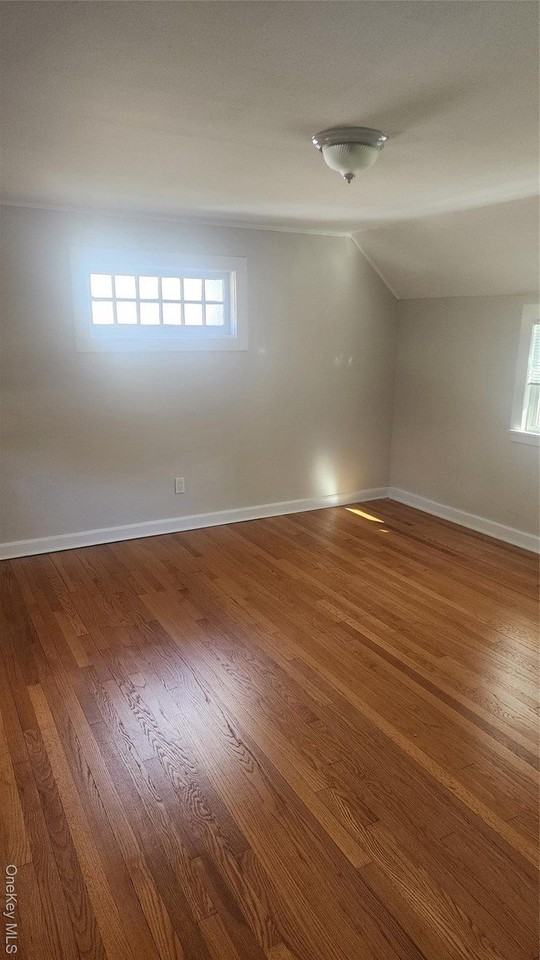 135 Harrison Ave - Photo 4 of 32