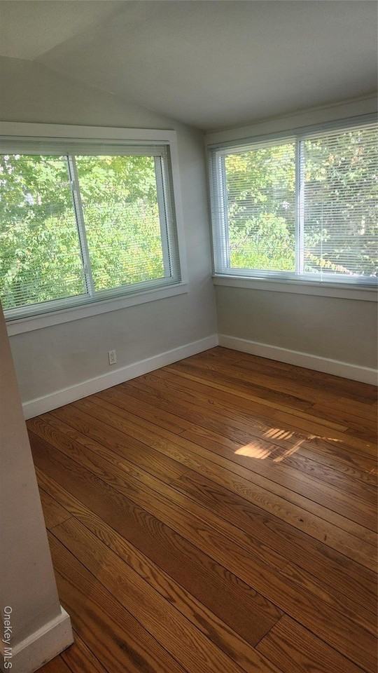 135 Harrison Ave - Photo 7 of 32