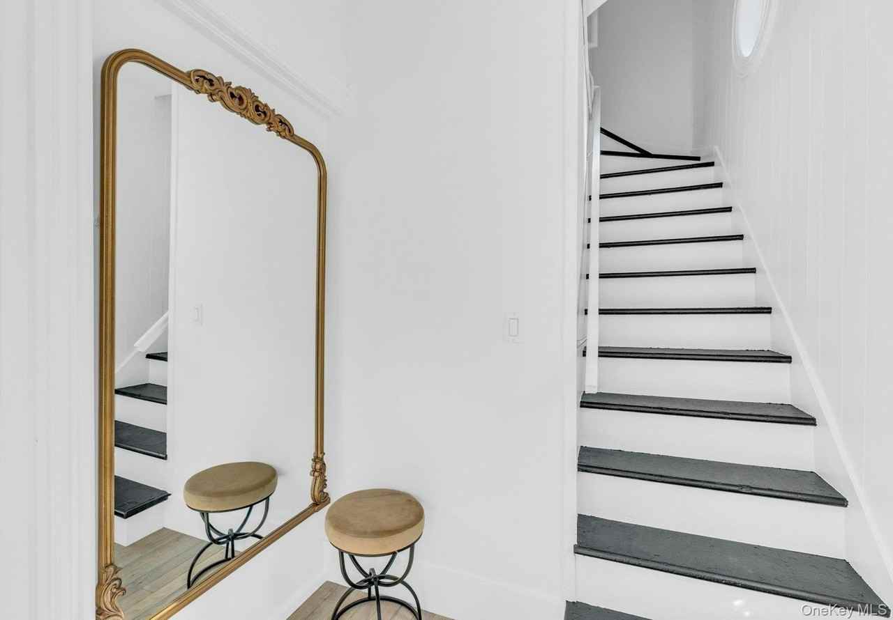 76 Green St #2 - Photo 3 of 28