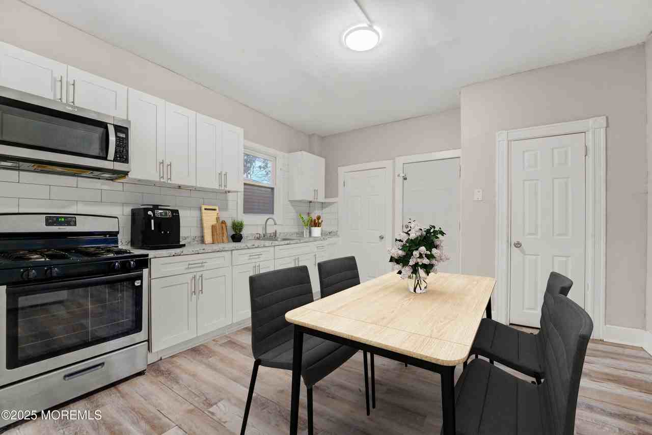 81 Holmes St - Photo 6 of 18