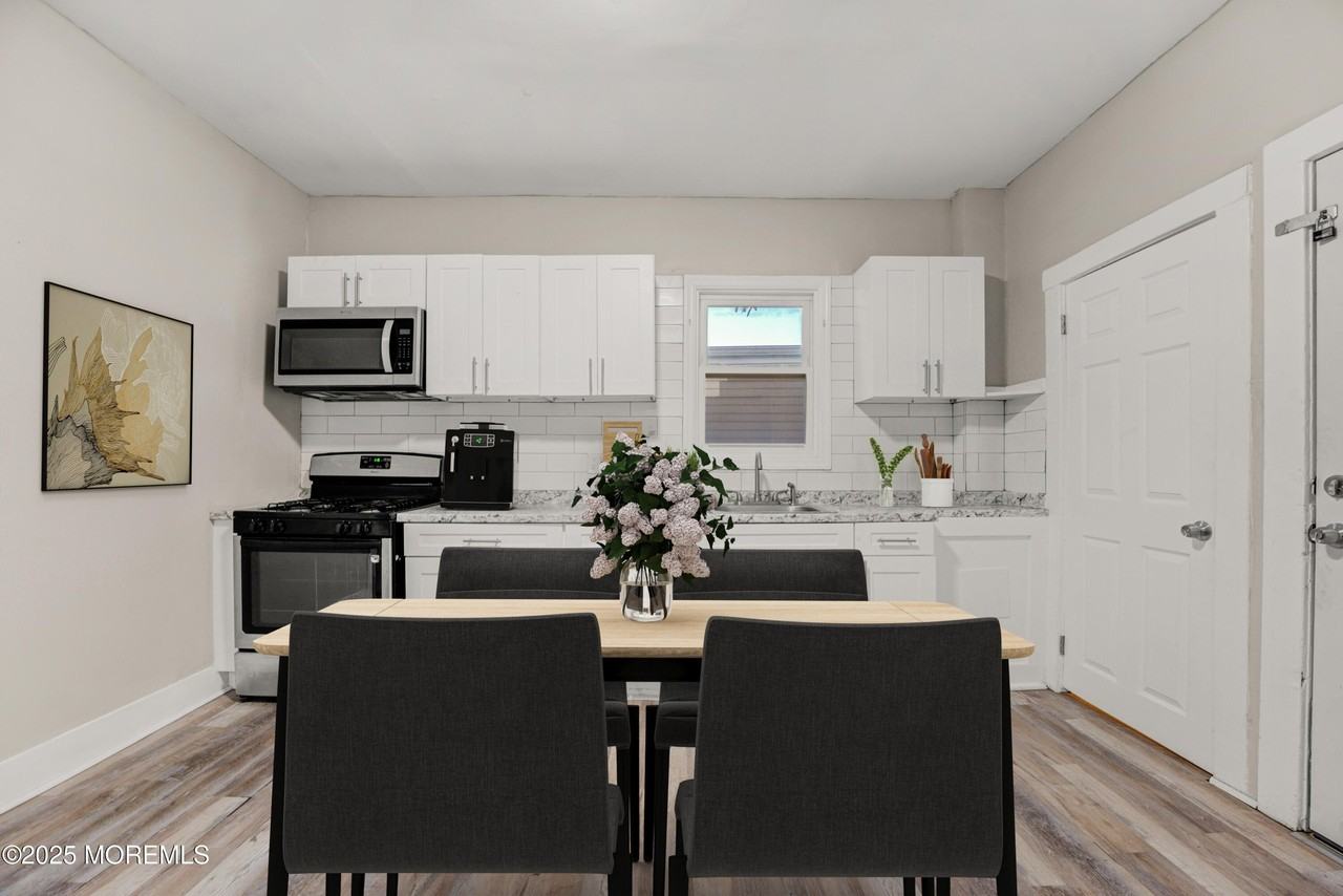 81 Holmes St - Photo 7 of 18