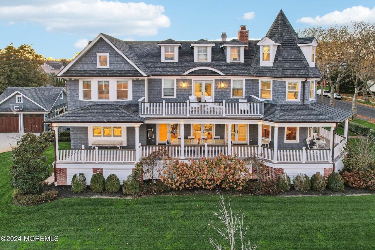 203 Monmouth Ave - Photo 4 of 50