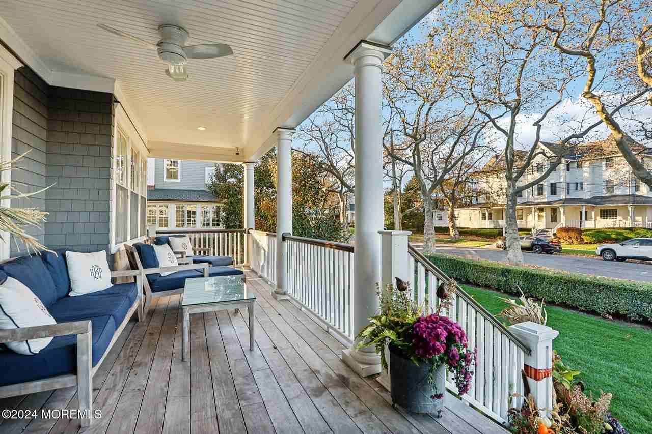 203 Monmouth Ave - Photo 6 of 50