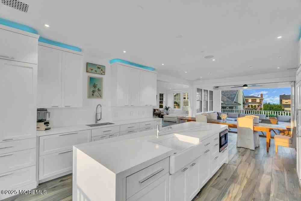 985 Ocean Ave - Photo 2 of 50