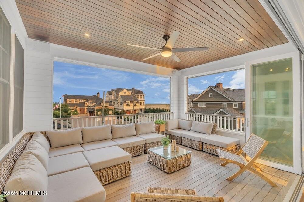 985 Ocean Ave - Photo 3 of 50