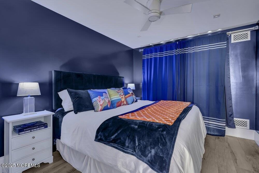 985 Ocean Ave - Photo 7 of 50