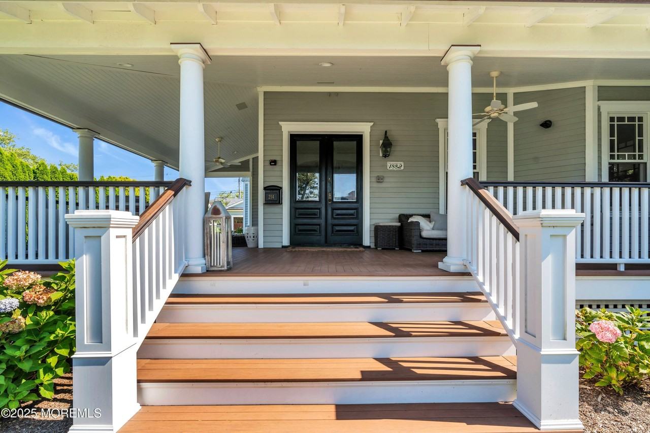 214 Monmouth Ave - Photo 4 of 50