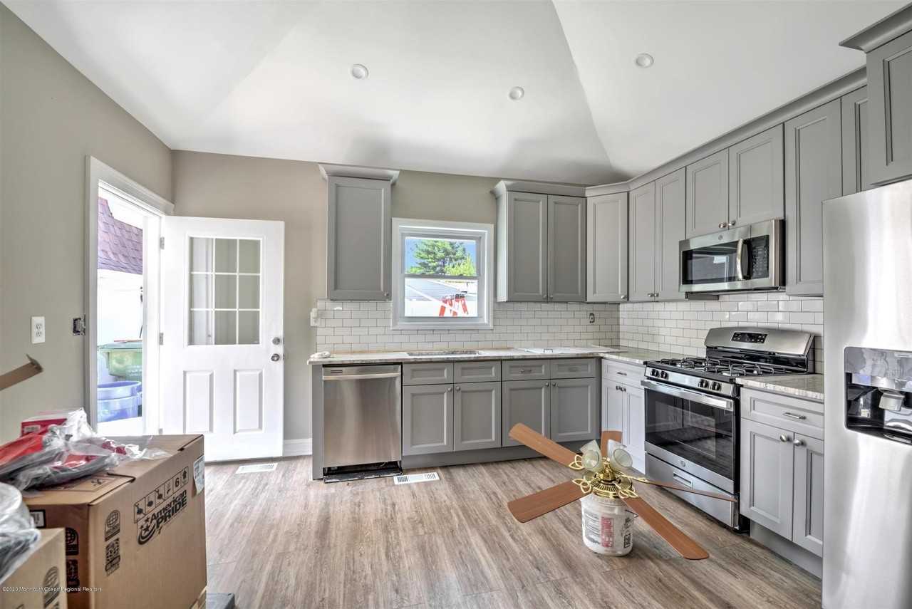 8 8 Dolan Avenue unit: A #A - Photo 4 of 14