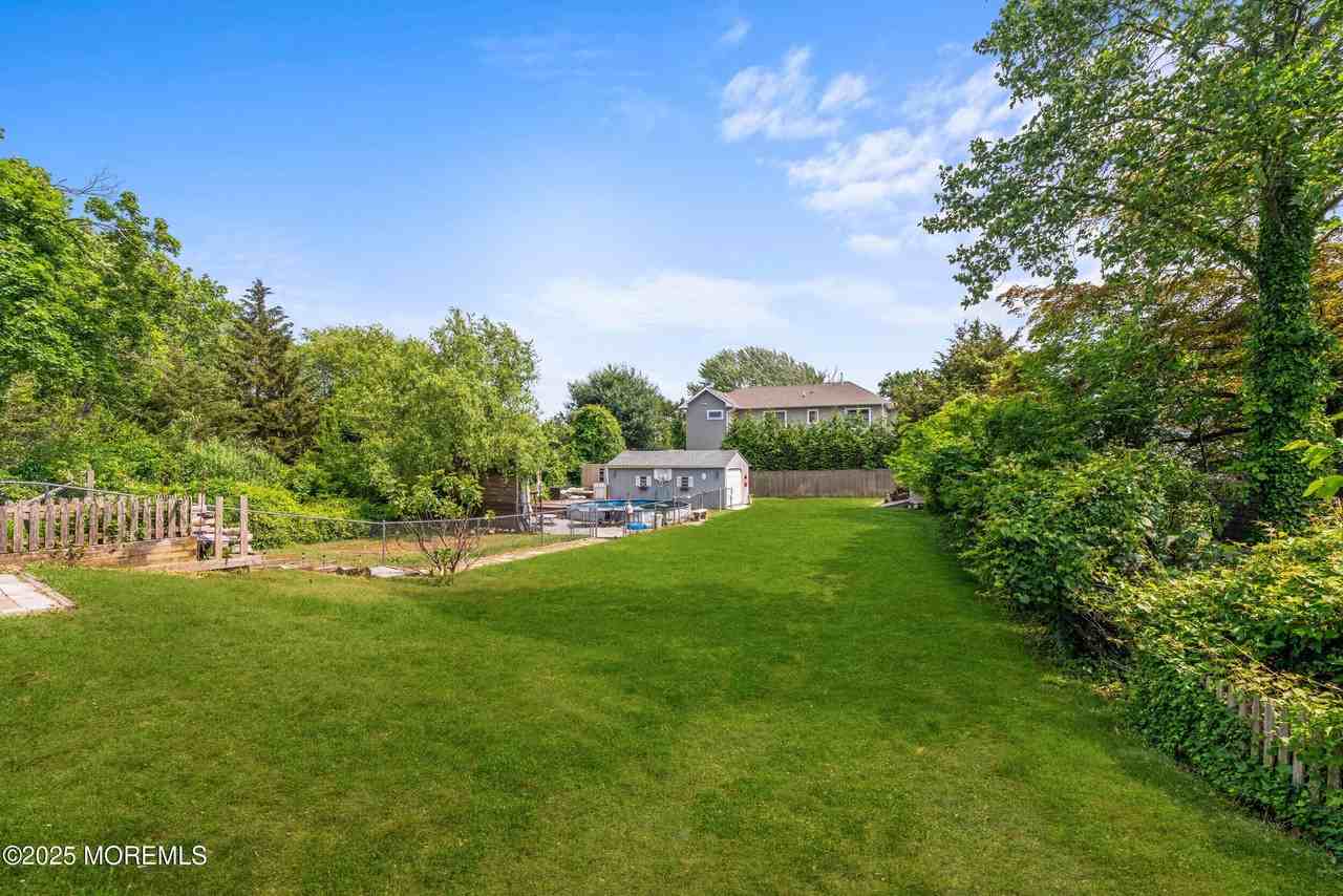 324 Cedar Ave - Photo 3 of 25