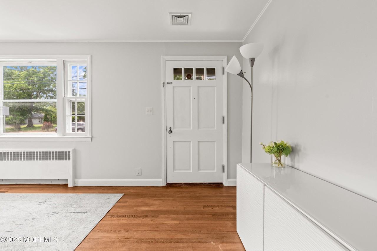 324 Cedar Ave - Photo 6 of 25