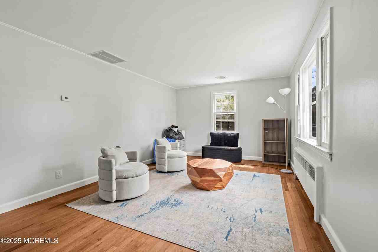 324 Cedar Ave - Photo 7 of 25