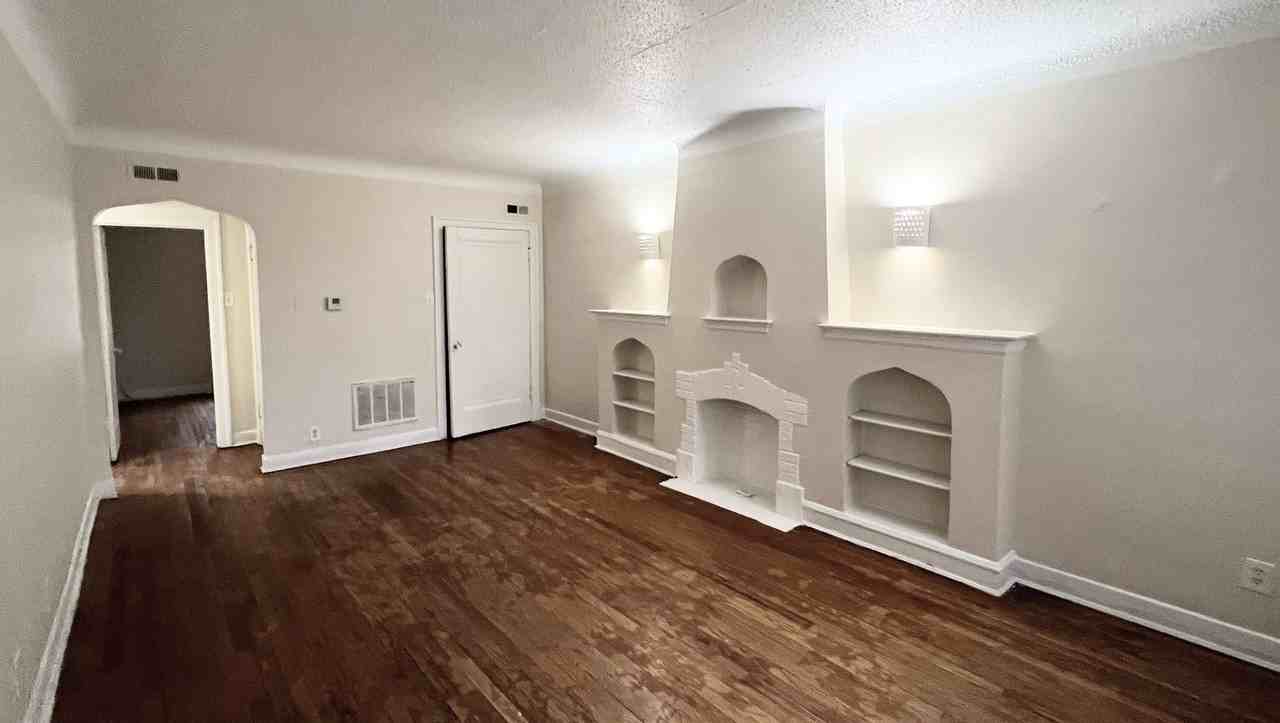 819 West 83rd Street #1N - Photo 2 of 6