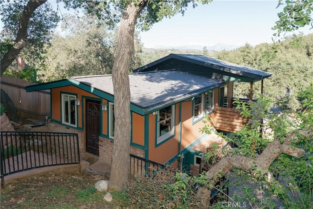 16851 Hay Drive - Photo 4 of 41