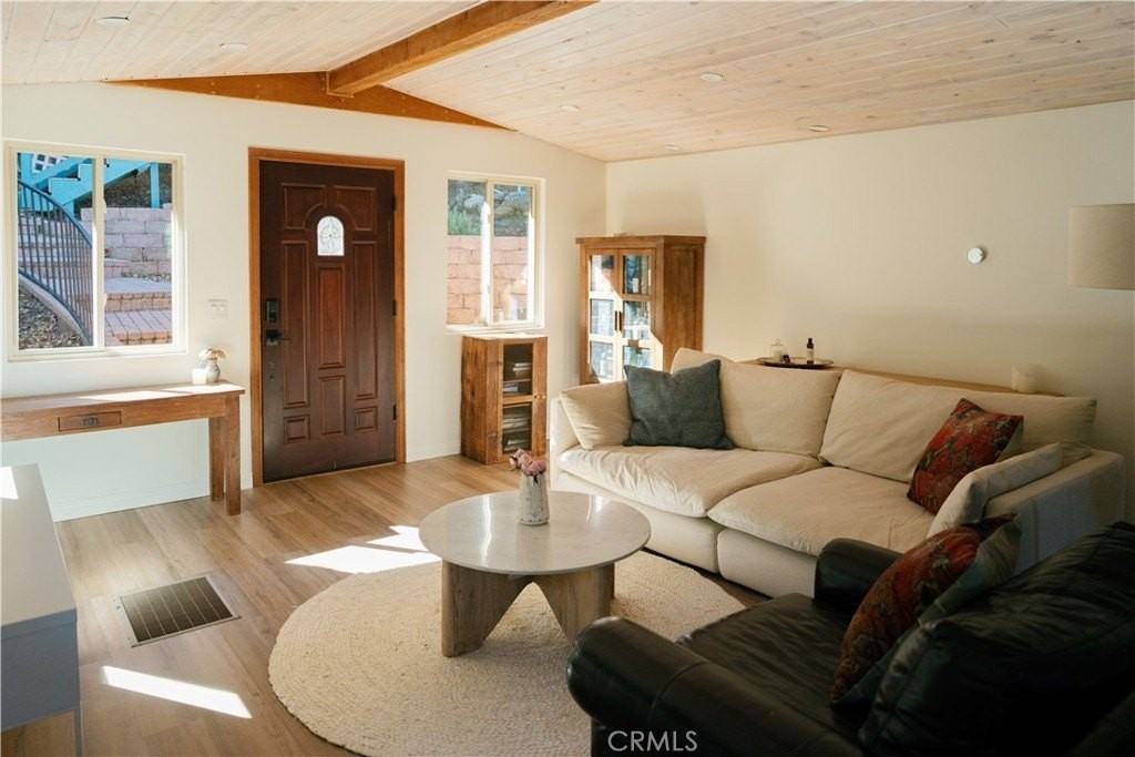 16851 Hay Drive - Photo 5 of 41