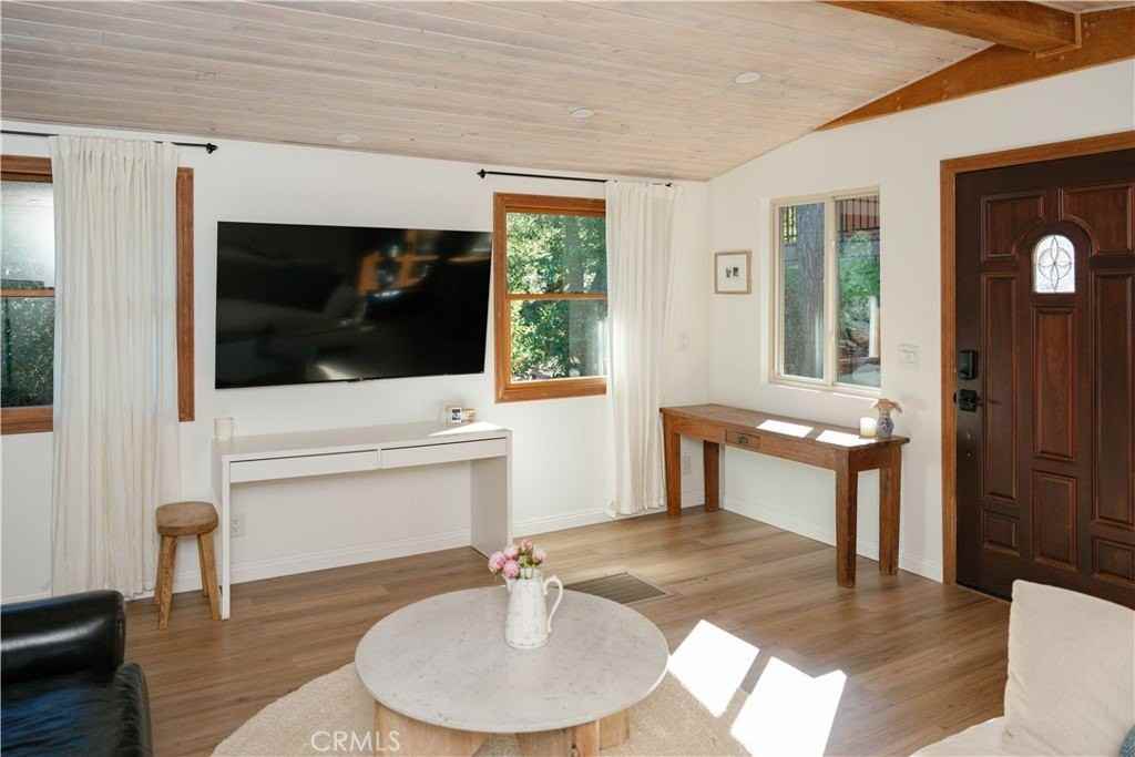 16851 Hay Drive - Photo 6 of 41