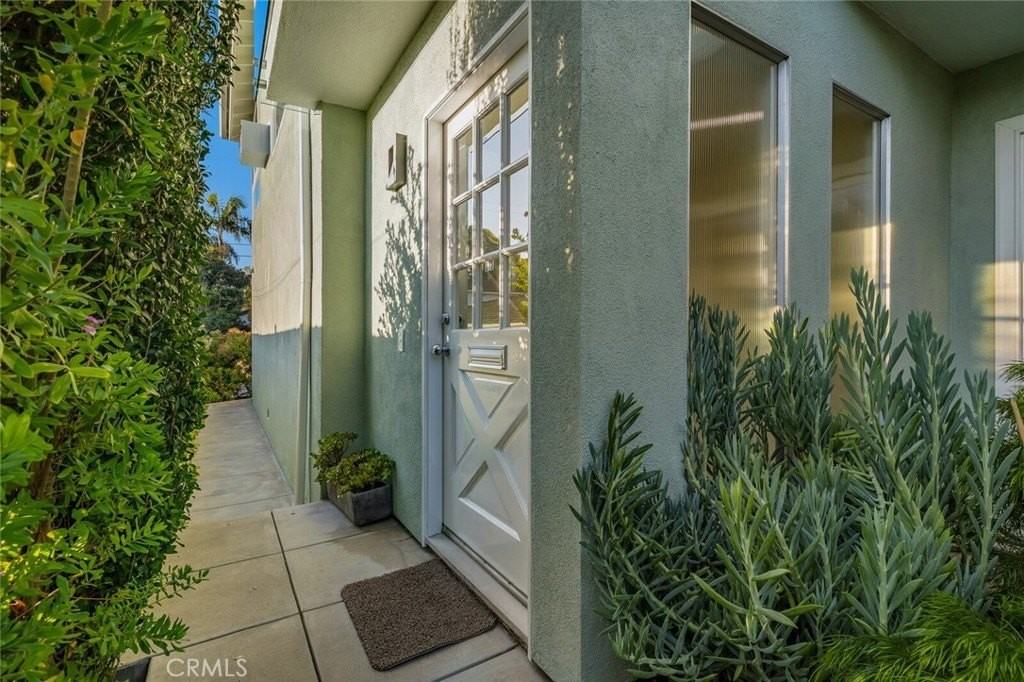 372 Locust Street - Photo 2 of 28